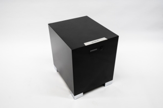 Quadral Qube Orkus DSP Aktiv-Subwoofer, Schwarz HG | Neu