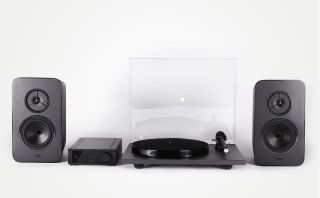 Rega System One - Stereo-Audiosystem mit Plattenspieler | Neu