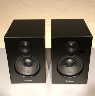 Audiopro Addon T12 Schwarz - Aktiver Regallautsprecher, Paar | Aussteller, sehr gut