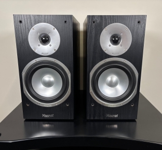 Magnat Quantum 553 Schwarz - Regallautsprecher, Paar | Aussteller, gut