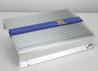 Nitro 2100 Stereo Endstufe Car-Hifi 2x121 W, 1x493 W | Aussteller, siehe Fotos