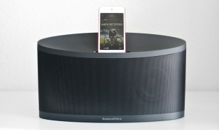 Bowers & Wilkins B&W Z2 schwarz Lightning Airplay Wireless Speaker | N9 - Weichmacher ist raus, Ware klebt brutalst