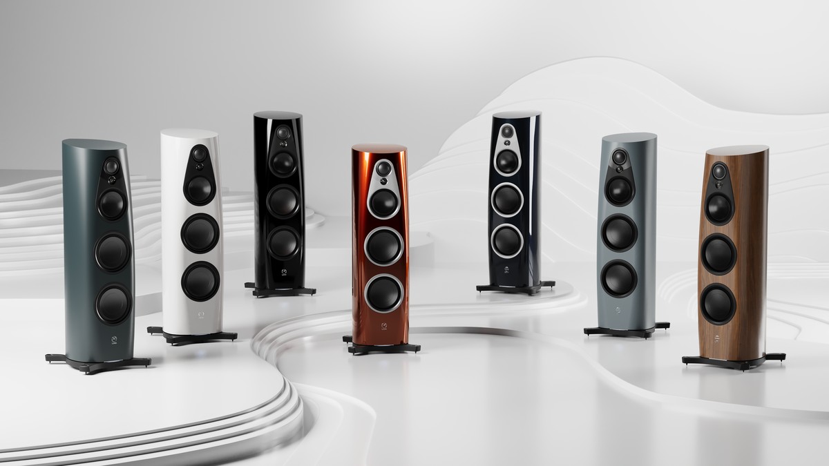 Linn 360 in mehreren Ausführungen nebeneinander