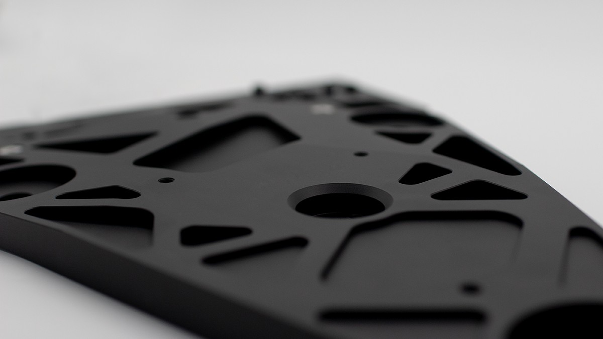 Linn Keel SE im Detail mit Lasergravur